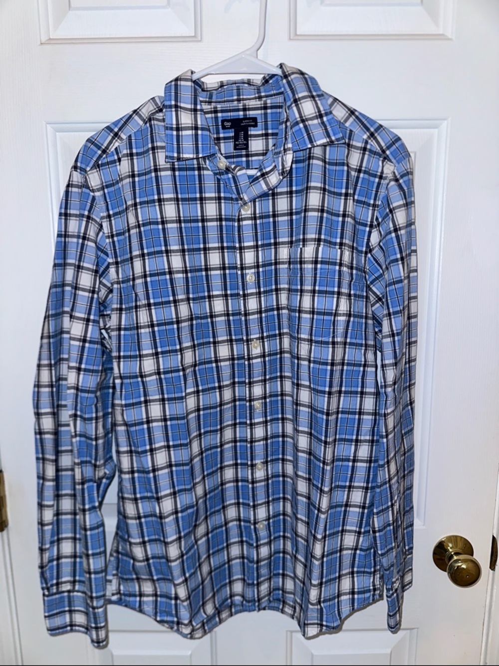 GAP Men's Light Blue and White Plaid Button-Down Shirt